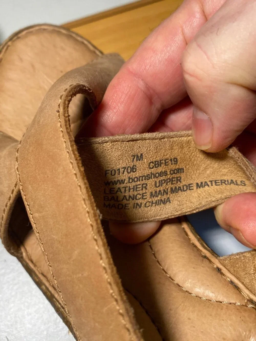 Born - Sz 7M - Ashley Wedge F01706 Sandals